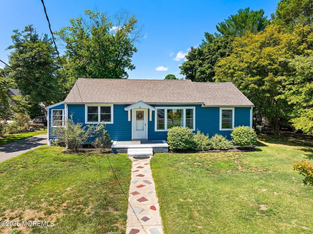 16 S Maple Avenue, Tuckerton, NJ 08087