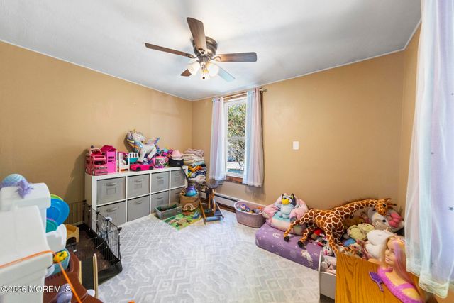 16 S Maple Avenue, Tuckerton, NJ 08087