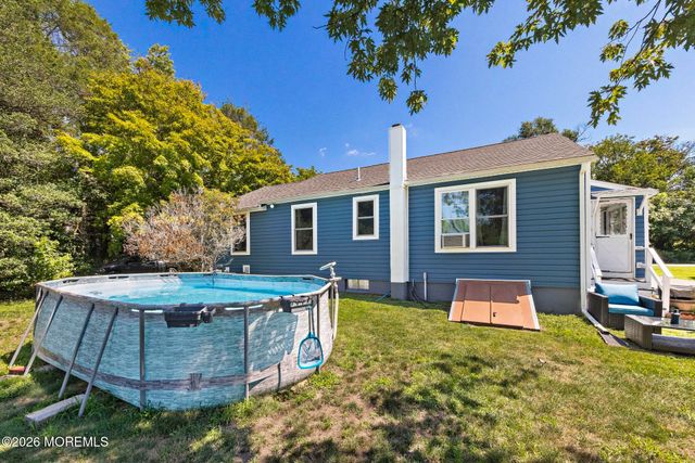 16 S Maple Avenue, Tuckerton, NJ 08087