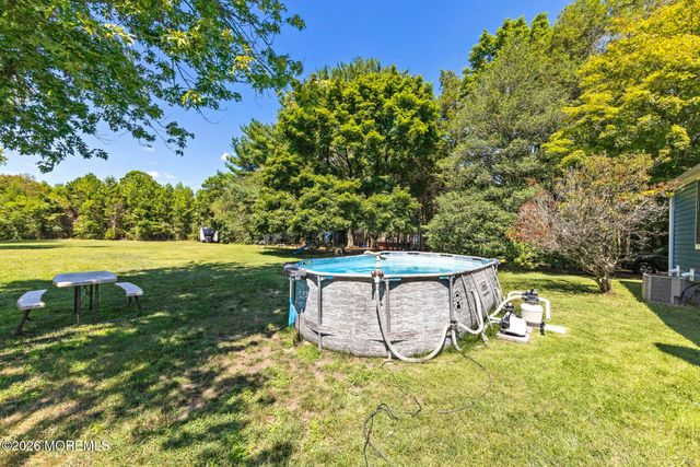 16 S Maple Avenue, Tuckerton, NJ 08087