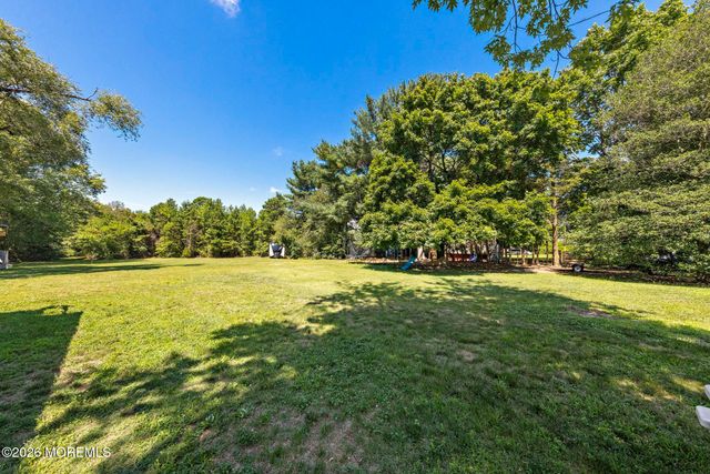 16 S Maple Avenue, Tuckerton, NJ 08087