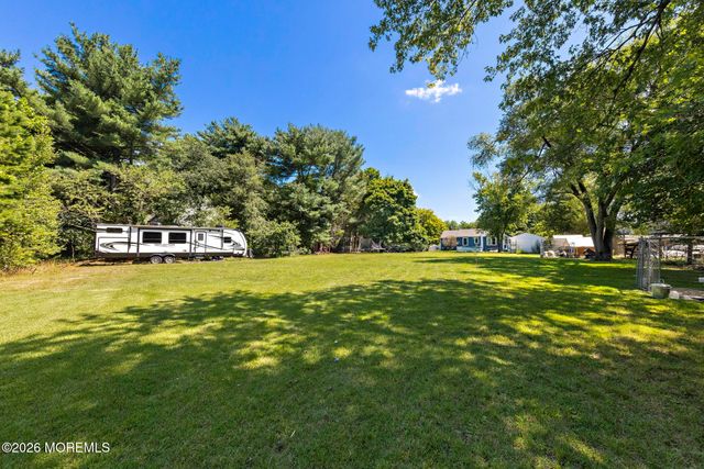 16 S Maple Avenue, Tuckerton, NJ 08087