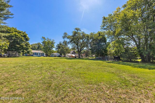 16 S Maple Avenue, Tuckerton, NJ 08087