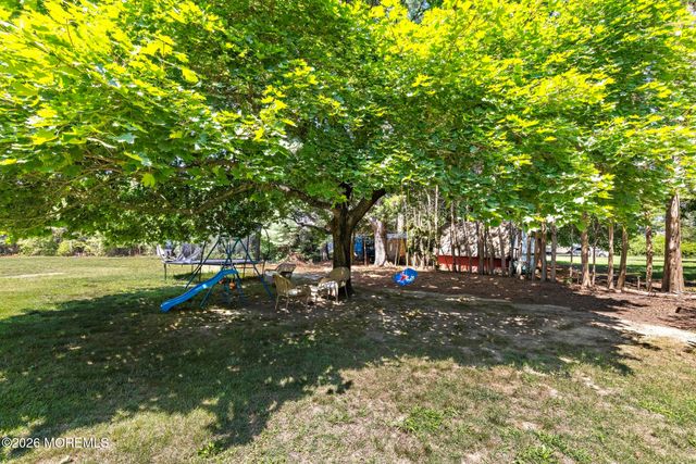 16 S Maple Avenue, Tuckerton, NJ 08087