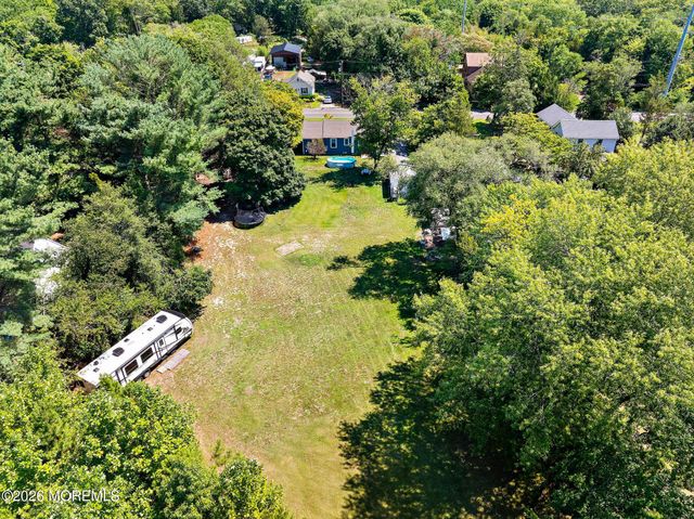 16 S Maple Avenue, Tuckerton, NJ 08087