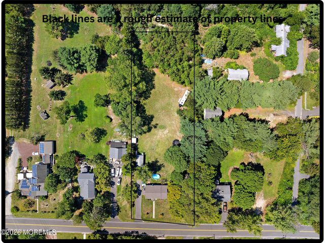 16 S Maple Avenue, Tuckerton, NJ 08087