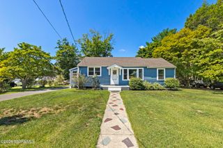 16 S Maple Avenue, Tuckerton, NJ 08087