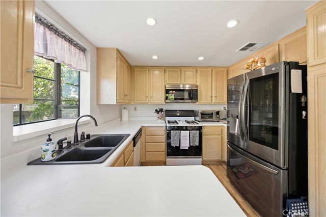 18111 Erik Court 441, Canyon Country, CA 91387