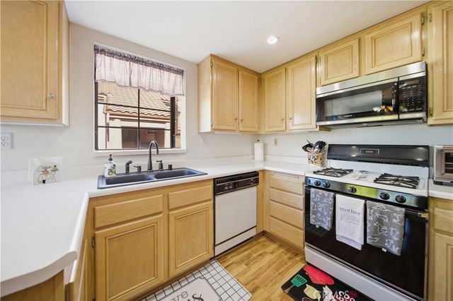 18111 Erik Court 441, Canyon Country, CA 91387
