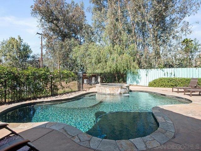 176 Ransom Hill Lane, Ramona, CA 92065