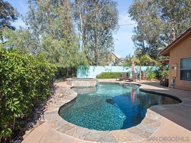 176 Ransom Hill Lane, Ramona, CA 92065