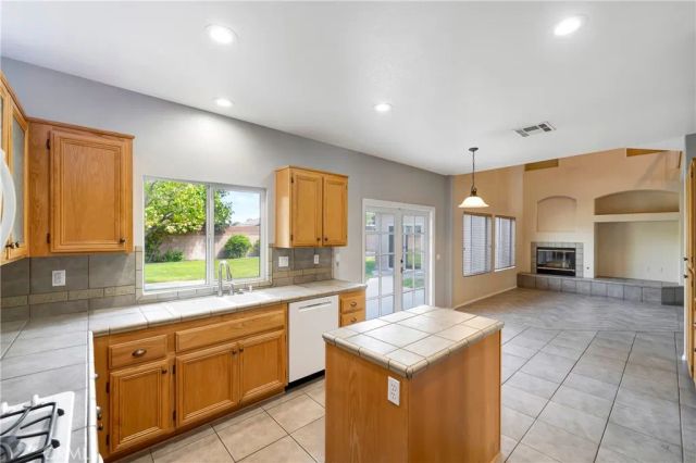 43826 Generation, Lancaster, CA 93536