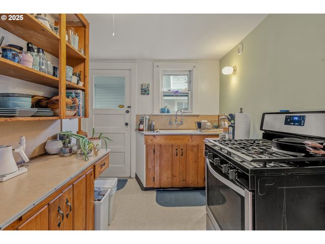 4405 Se ALDER St, Portland, OR 97215