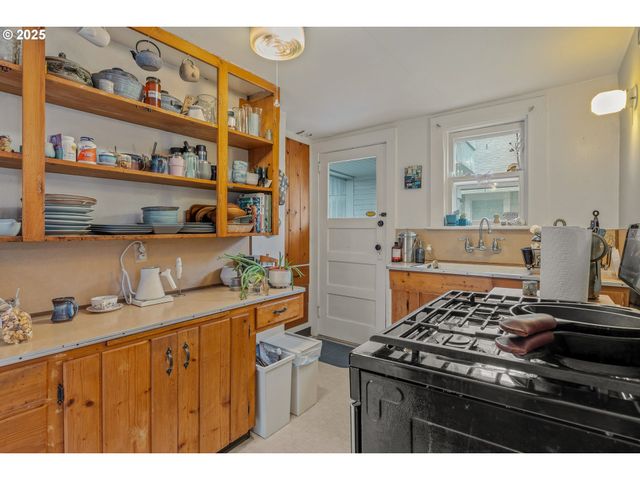 4405 Se ALDER St, Portland, OR 97215