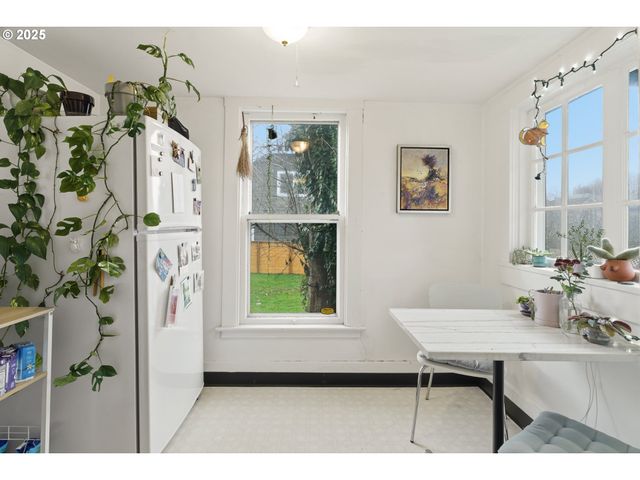 4405 Se ALDER St, Portland, OR 97215