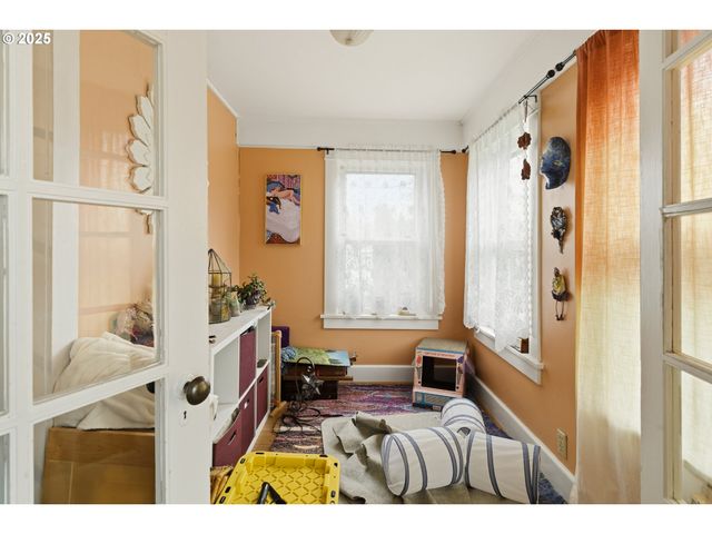 4405 Se ALDER St, Portland, OR 97215