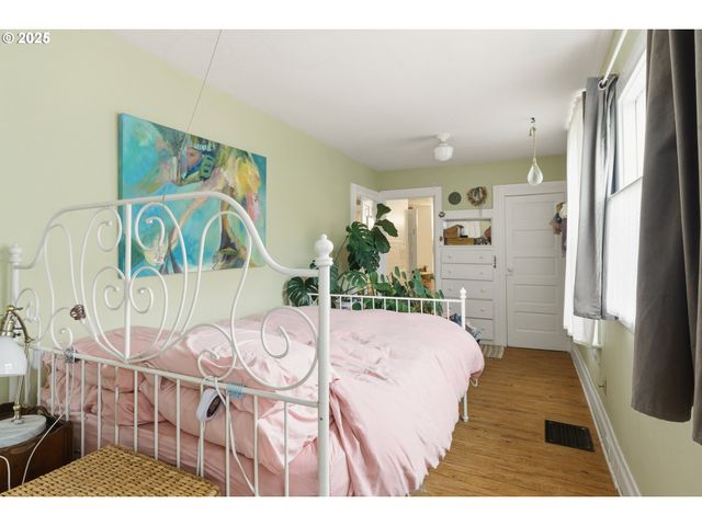 4405 Se ALDER St, Portland, OR 97215