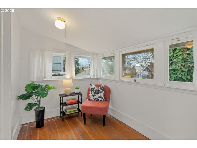 4405 Se ALDER St, Portland, OR 97215