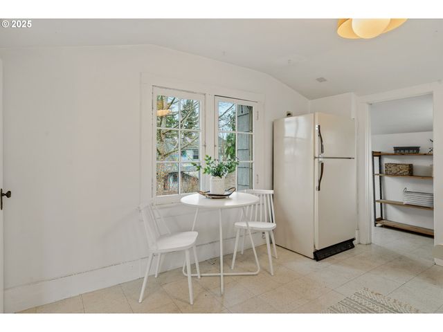 4405 Se ALDER St, Portland, OR 97215