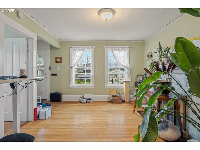 4405 Se ALDER St, Portland, OR 97215