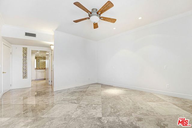 171 N Church Lane PH10, Los Angeles, CA 90049