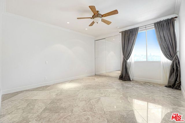 171 N Church Lane PH10, Los Angeles, CA 90049