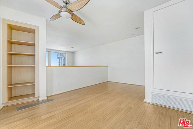 171 N Church Lane PH10, Los Angeles, CA 90049