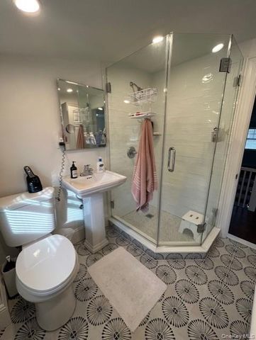 23 S Bayles Avenue, Port Washington, NY 11050