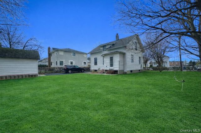 23 S Bayles Avenue, Port Washington, NY 11050