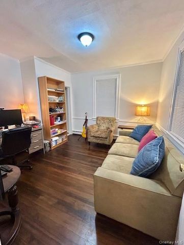 23 S Bayles Avenue, Port Washington, NY 11050