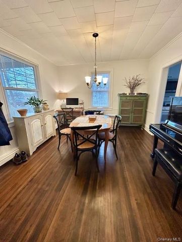 23 S Bayles Avenue, Port Washington, NY 11050