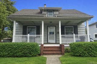 23 S Bayles Avenue, Port Washington, NY 11050