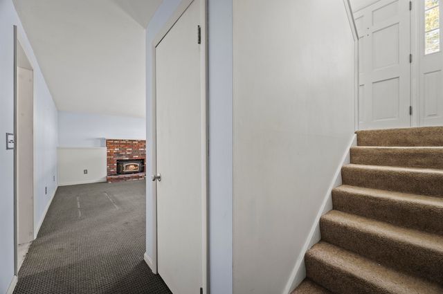 7 Birch Drive, Newmarket, NH 03857