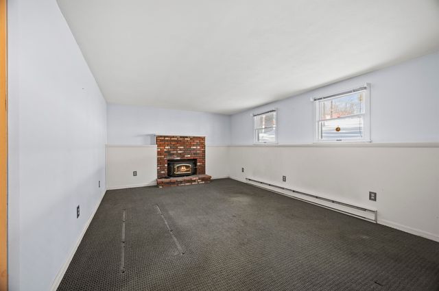 7 Birch Drive, Newmarket, NH 03857