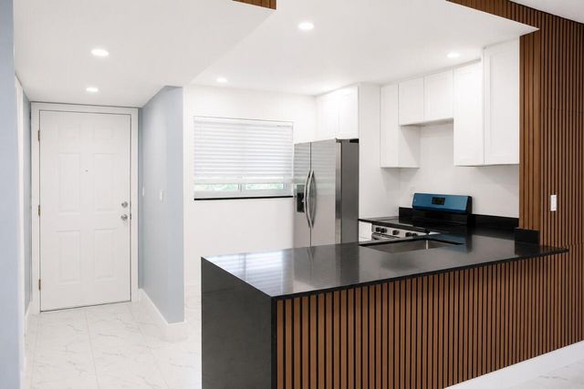 1103 NW 58TH Terrace 317, Sunrise, FL 33313