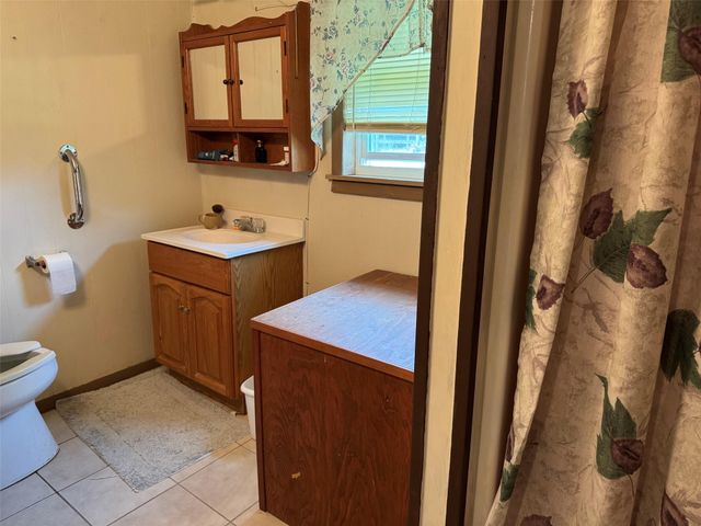 220 Bybee Road, Round Top, TX 78954