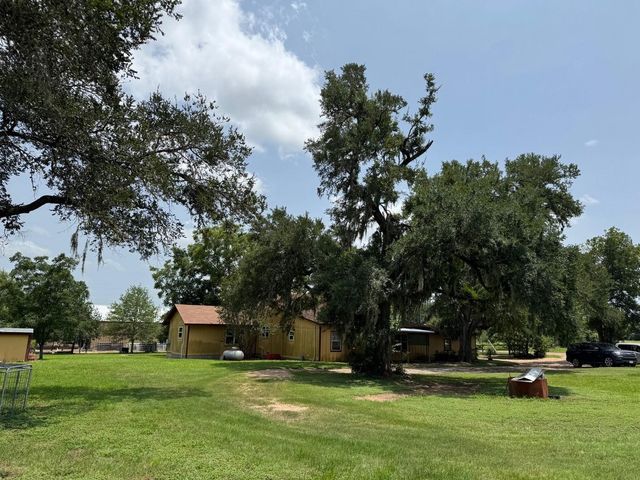 220 Bybee Road, Round Top, TX 78954