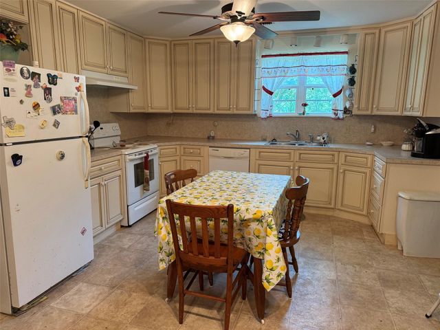 220 Bybee Road, Round Top, TX 78954