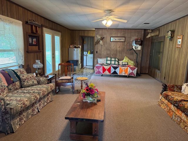 220 Bybee Road, Round Top, TX 78954