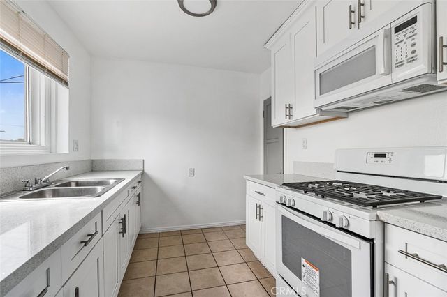 961 W 47th Street, Los Angeles, CA 90037