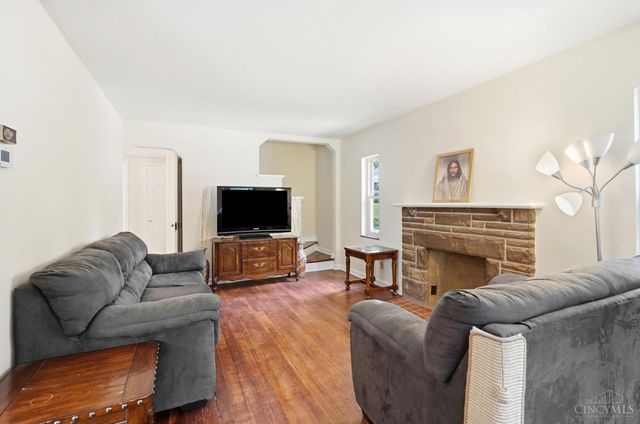 1063 Oak Avenue, Wyoming, OH 45215