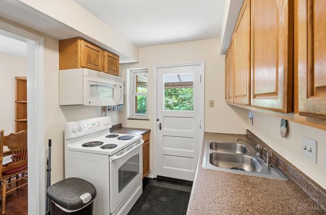 1063 Oak Avenue, Wyoming, OH 45215
