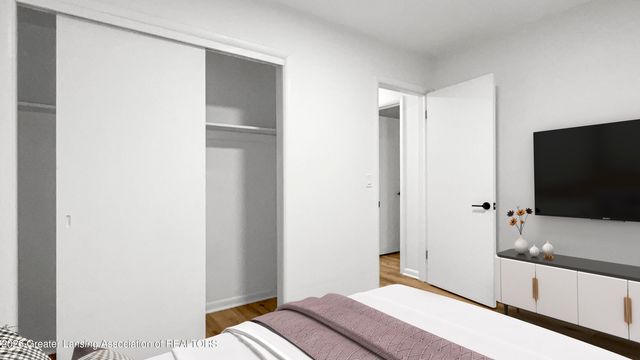 15849 Greenway Drive, Lansing, MI 48906