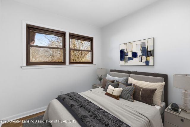 15849 Greenway Drive, Lansing, MI 48906