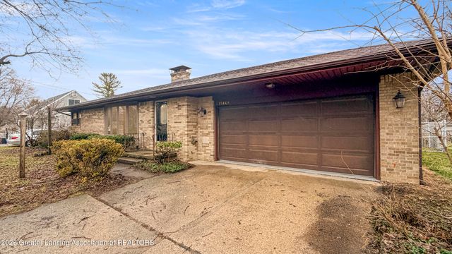 15849 Greenway Drive, Lansing, MI 48906