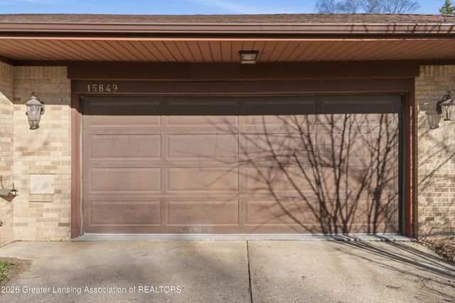 15849 Greenway Drive, Lansing, MI 48906