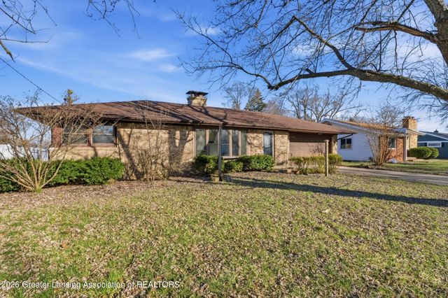 15849 Greenway Drive, Lansing, MI 48906