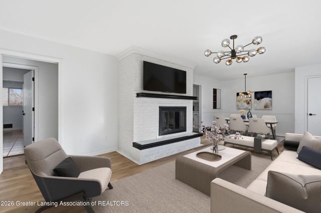 15849 Greenway Drive, Lansing, MI 48906