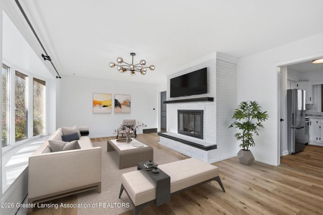 15849 Greenway Drive, Lansing, MI 48906