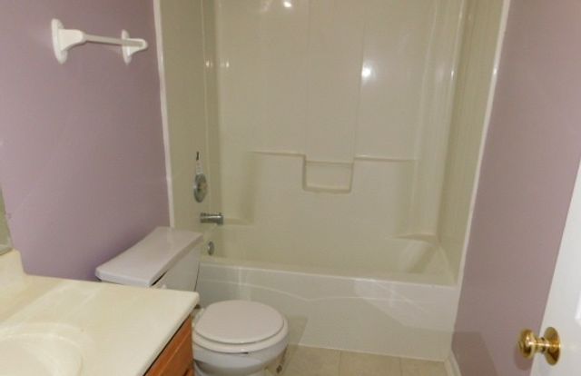 1320 E Arnold Street 1320, Sandwich, IL 60548